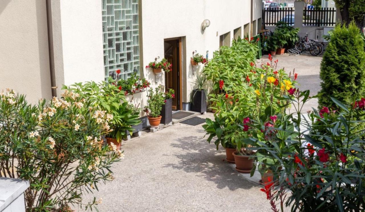 Haus Zu Den Zwei Eichen Perchtoldsdorf Exterior foto