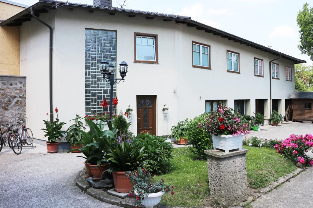 Haus Zu Den Zwei Eichen Perchtoldsdorf Exterior foto