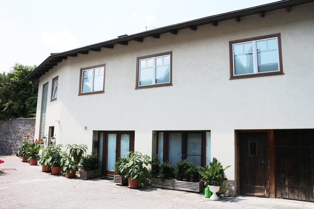 Haus Zu Den Zwei Eichen Perchtoldsdorf Exterior foto