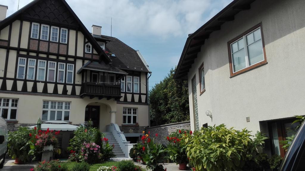 Haus Zu Den Zwei Eichen Perchtoldsdorf Exterior foto