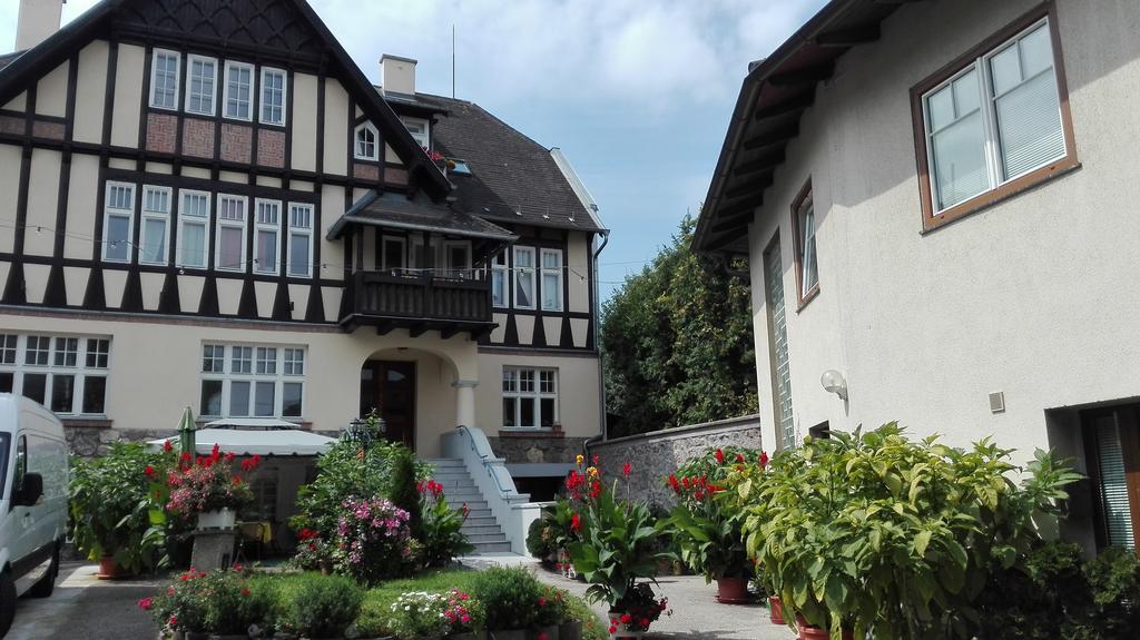 Haus Zu Den Zwei Eichen Perchtoldsdorf Exterior foto